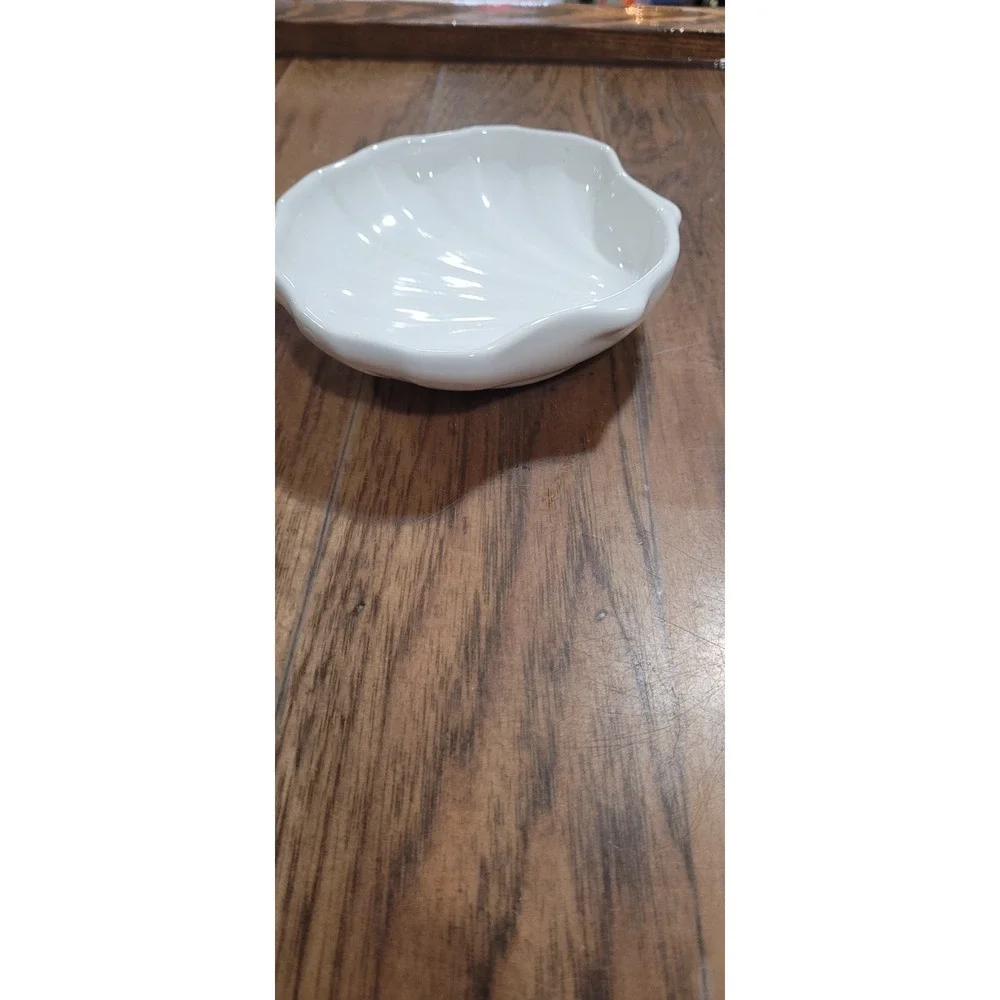 Pfaltzgraff Cream White Scalloped Shell Trinket Soap Dish Made In USA 5x4